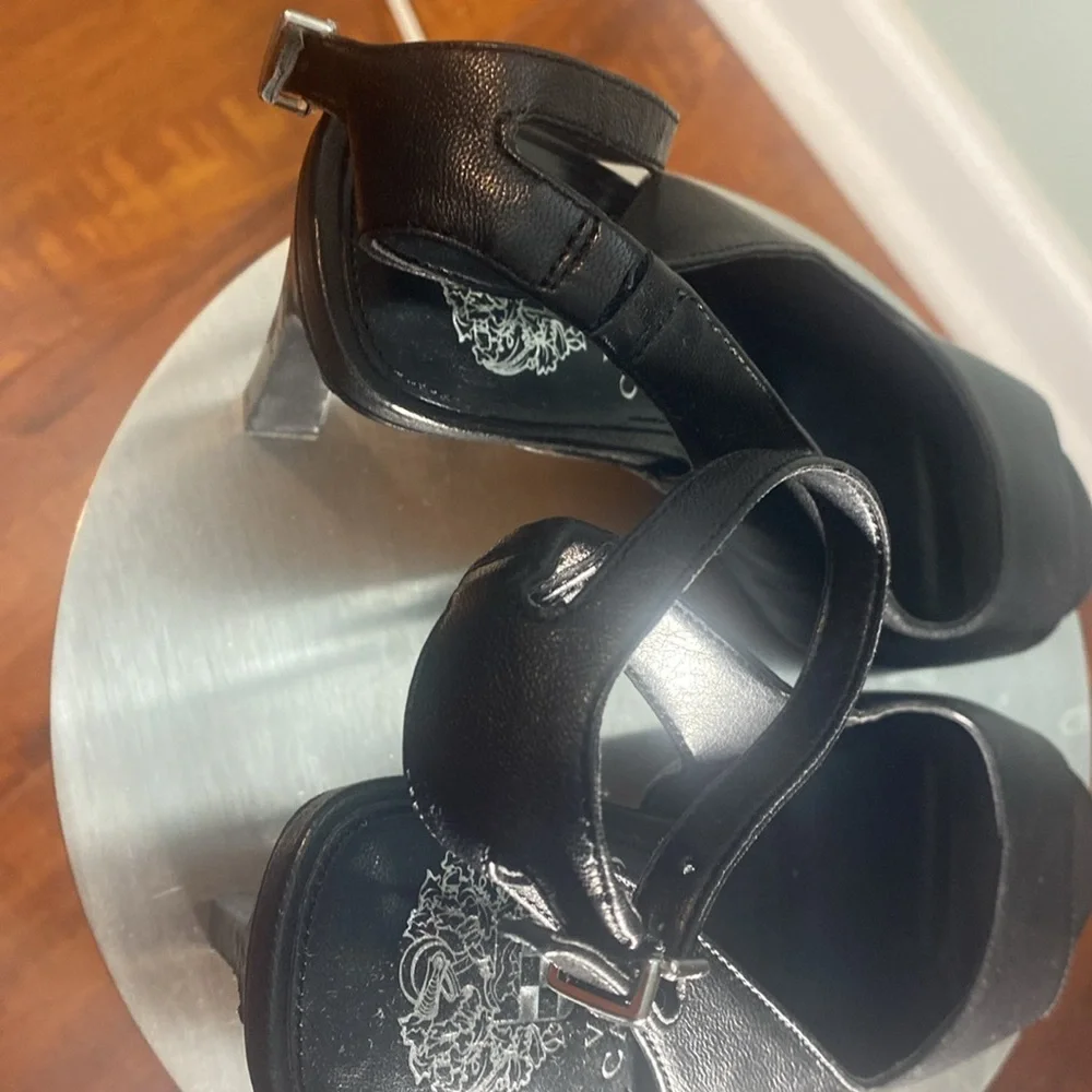 NWOT VINCE CAMUTO BLACK LEATHER SHOES